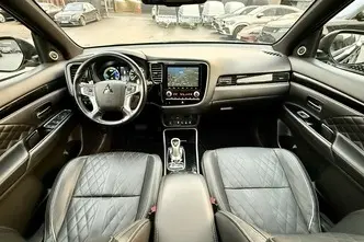 Mitsubishi Outlander, 2.4, 99 kW, pistikhübriid, automaat, nelikvedu