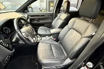 Mitsubishi Outlander, 2.4, 99 kW, pistikhübriid, automaat, nelikvedu