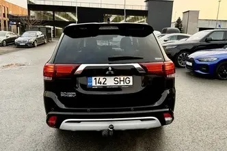 Mitsubishi Outlander, 2.4, 99 kW, pistikhübriid, automaat, nelikvedu