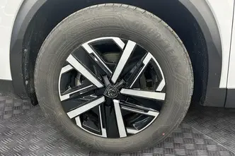 Peugeot 2008, 1.2, 107 kW, hübriid, automaat, esivedu