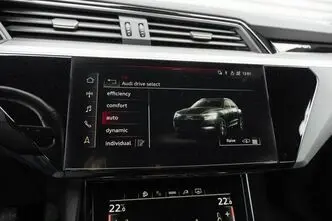 Audi e-tron, 300 kW, elekter, automaat, nelikvedu