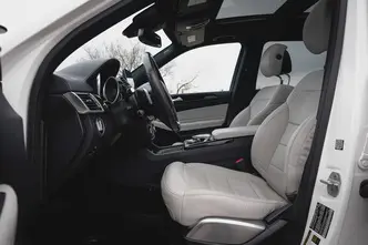 Mercedes-Benz GLS 500, 4.7, 335 kW, petrol, automatic, four-wheel drive