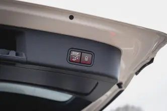 Mercedes-Benz GLS 500, 4.7, 335 kW, petrol, automatic, four-wheel drive