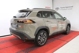 Toyota Corolla Cross, 2.0, 98 kW, hybrid, automatic, front-wheel drive