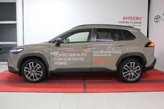 Toyota Corolla Cross, 2.0, 98 kW, hybrid, automatic, front-wheel drive