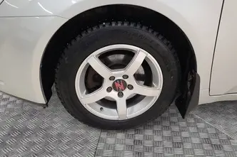 Toyota Avensis, 1.6, 97 kW, petrol, manual, front-wheel drive