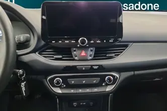 Hyundai i30, 1.5, 70 kW, petrol, manual, front-wheel drive