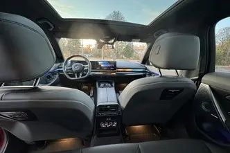 BMW i5, 442 kW, elekter, automaat, nelikvedu
