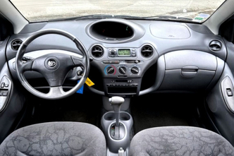 Toyota Yaris, petrol, automatic, front-wheel drive