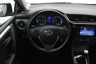 Toyota Corolla, 1.6, 97 kW, petrol, manual, front-wheel drive