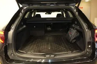 Toyota Corolla, 1.8, 72 kW, hybrid, automatic, front-wheel drive