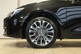 Toyota Corolla, 1.8, 72 kW, hybrid, automatic, front-wheel drive