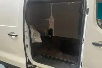 Peugeot Expert, 2.0, 106 kW, diesel, automatic, front-wheel drive