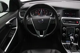 Volvo V60, 2.4, 162 kW, plug-in hybrid, automatic, four-wheel drive