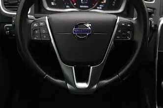 Volvo V60, 2.4, 162 kW, plug-in hybrid, automatic, four-wheel drive