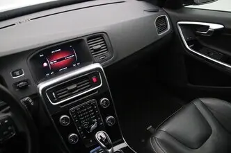 Volvo V60, 2.4, 162 kW, plug-in hybrid, automatic, four-wheel drive