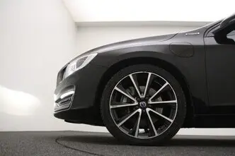 Volvo V60, 2.4, 162 kW, plug-in hybrid, automatic, four-wheel drive