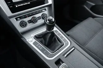 Volkswagen Passat, 2.0, 110 kW, diesel, manual, front-wheel drive