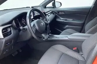 Toyota C-HR, 1.8, 72 kW, hübriid, automaat, esivedu