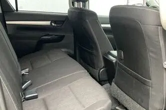 Toyota Hilux, 2.4, 110 kW, diesel, manual, four-wheel drive