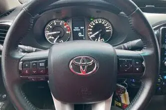 Toyota Hilux, 2.4, 110 kW, diesel, manual, four-wheel drive