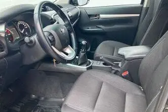 Toyota Hilux, 2.4, 110 kW, diesel, manual, four-wheel drive