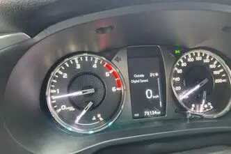 Toyota Hilux, 2.4, 110 kW, diesel, manual, four-wheel drive