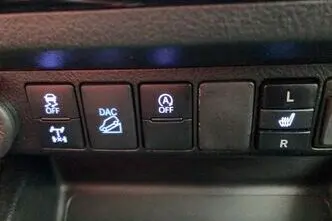 Toyota Hilux, 2.4, 110 kW, diesel, manual, four-wheel drive