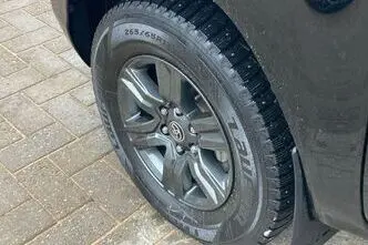 Toyota Hilux, 2.4, 110 kW, diesel, manual, four-wheel drive