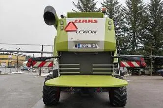 Claas Lexion 670, 329 kW, diesel