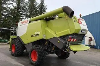 Claas Lexion 670, 329 kW, diesel