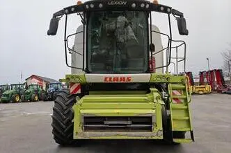 Claas Lexion 670, 329 kW, diesel