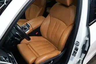 BMW X7, 3.0, 250 kW, hybrid, automatic, four-wheel drive