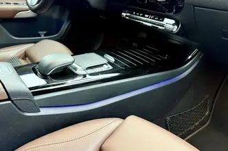 Mercedes-Benz A 180, 1.3, 100 kW, petrol, automatic, front-wheel drive