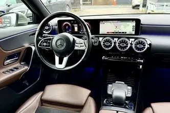 Mercedes-Benz A 180, 1.3, 100 kW, petrol, automatic, front-wheel drive