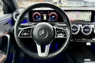 Mercedes-Benz A 180, 1.3, 100 kW, petrol, automatic, front-wheel drive