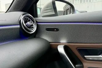 Mercedes-Benz A 180, 1.3, 100 kW, petrol, automatic, front-wheel drive