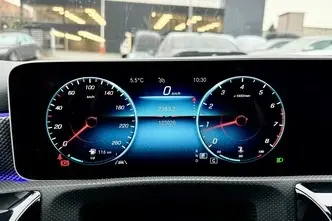 Mercedes-Benz A 180, 1.3, 100 kW, petrol, automatic, front-wheel drive