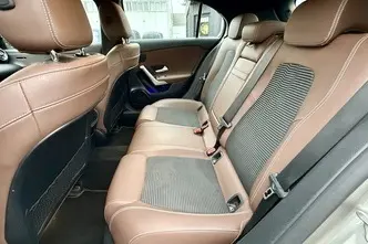 Mercedes-Benz A 180, 1.3, 100 kW, petrol, automatic, front-wheel drive