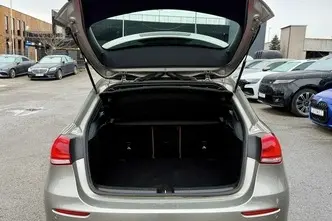 Mercedes-Benz A 180, 1.3, 100 kW, petrol, automatic, front-wheel drive