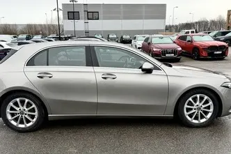 Mercedes-Benz A 180, 1.3, 100 kW, petrol, automatic, front-wheel drive