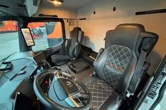 Mercedes-Benz Actros, 235 kW, diesel, automatic