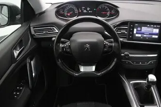 Peugeot 308, 1.2, 96 kW, бензин, механическая, передний привод
