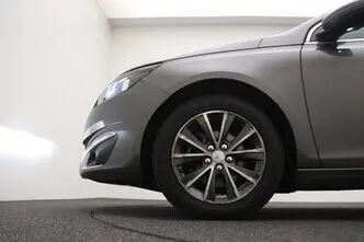 Peugeot 308, 1.2, 96 kW, бензин, механическая, передний привод