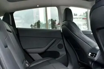 Tesla Model Y, 393 kW, электричество, автомат, полный привод