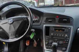 Volvo V70, 2.4, diesel, manual, front-wheel drive