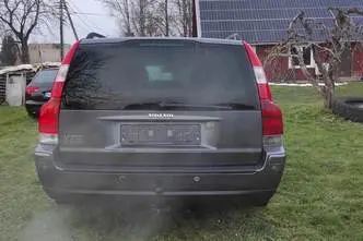 Volvo V70, 2.4, diesel, manual, front-wheel drive