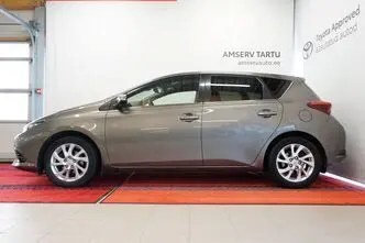 Toyota Auris, 1.6, 97 kW, petrol, automatic, front-wheel drive
