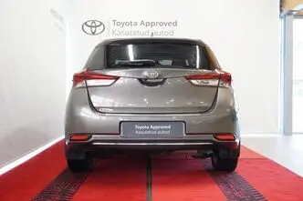 Toyota Auris, 1.6, 97 kW, petrol, automatic, front-wheel drive