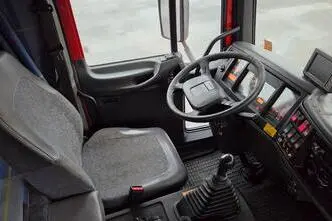 Volvo FL220 4X2 HIAB 077, 162 kW, diesel, manual